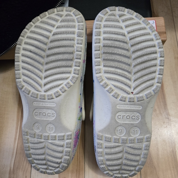 Crocs For Mens - Picture 3 of 3
